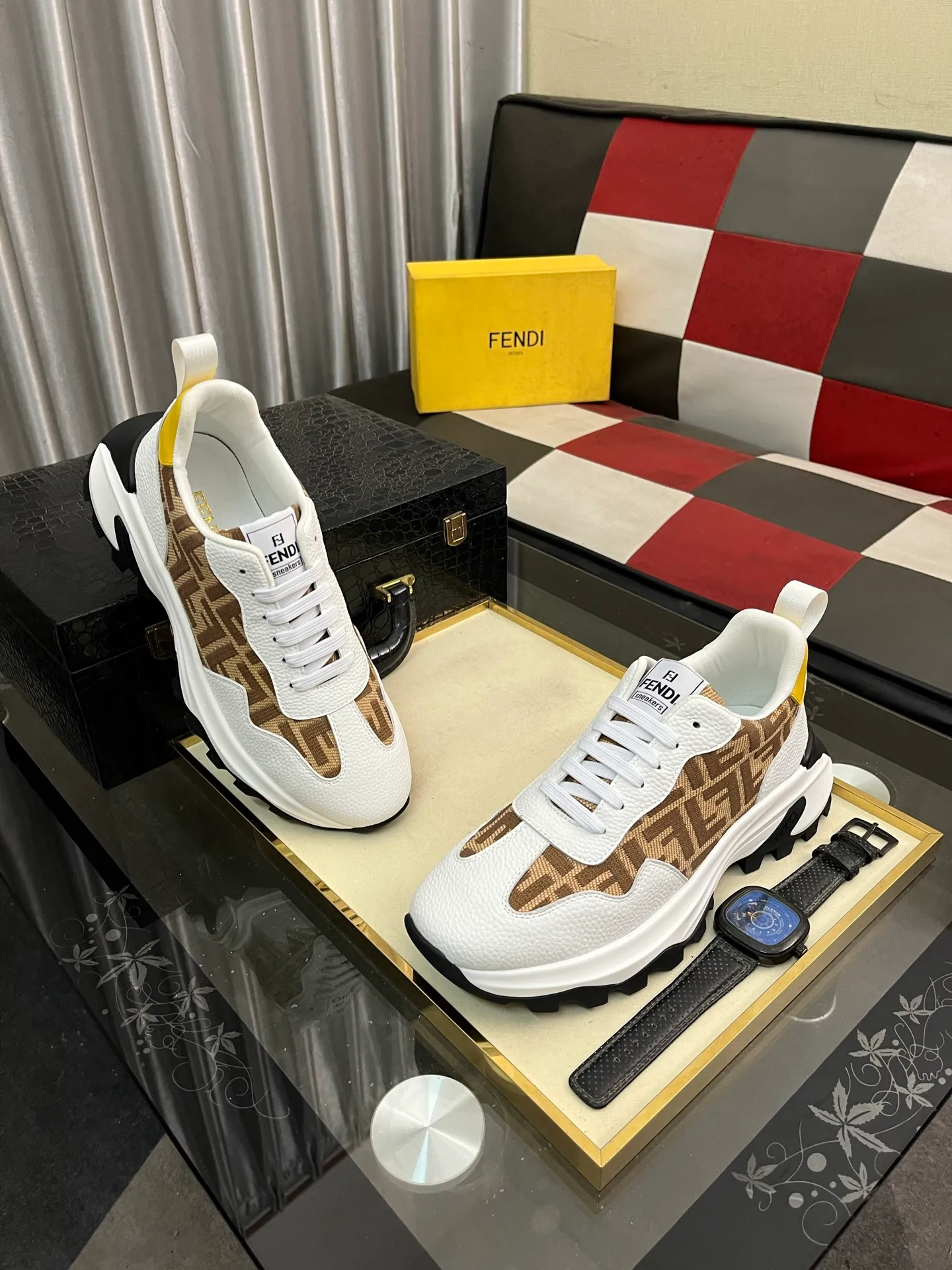 Men's Men's Shoes💰458⌚️⌚️[FENDI] Fendi's classic and comfortable men's, this complex sneaker is made of soft calfskin➕genuine leather lining➕original ultra-light rubber material with rough outsole. This unique light style is suitable for the casual and refined sensibility of this season. It is comfortable and natural on the feet. It is an everyday style for casual travel in autumn and winter! Code number: 38-443️⃣Colors available